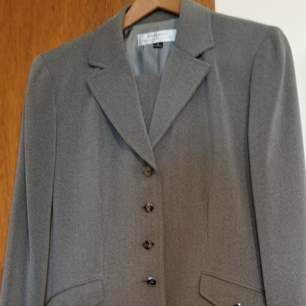 Tahari Women's 2-Piece Suit, Size 12